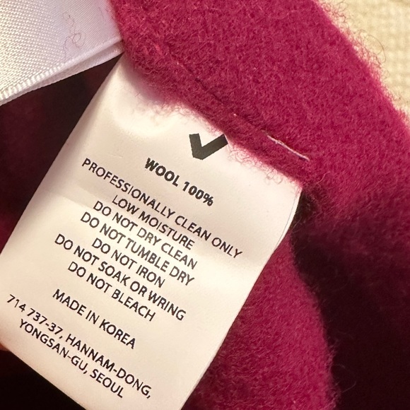 Solid Wool Magenta/Burgundy Beret - Picture 2 of 3